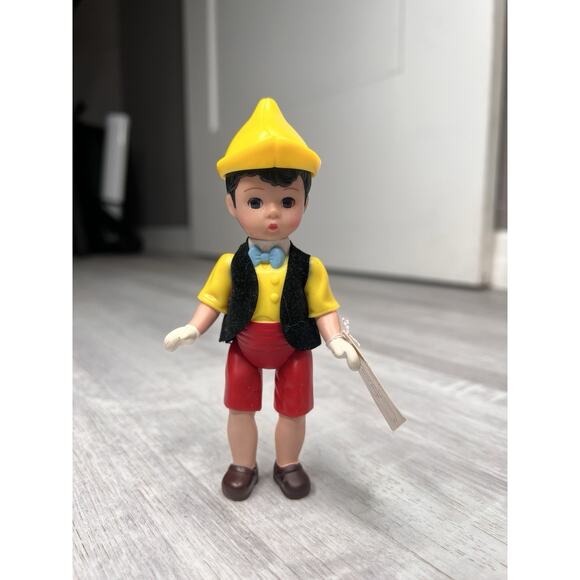 2004 Vintage Collectible Memorabilia Madame Alexander Pinocchio Boy Doll - Picture 2 of 8